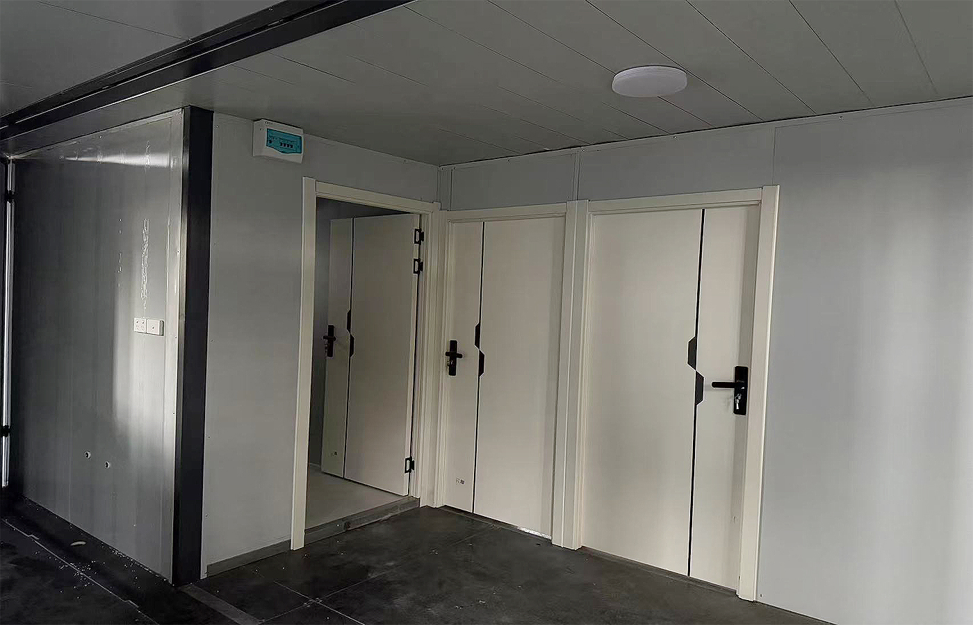 20ft moderne uitbreidbare container op maat gemaakte winkel met kamerhoge ramen 20ft moderne uitbreidbare container op maat gemaakte winkel met kamerhoge ramen