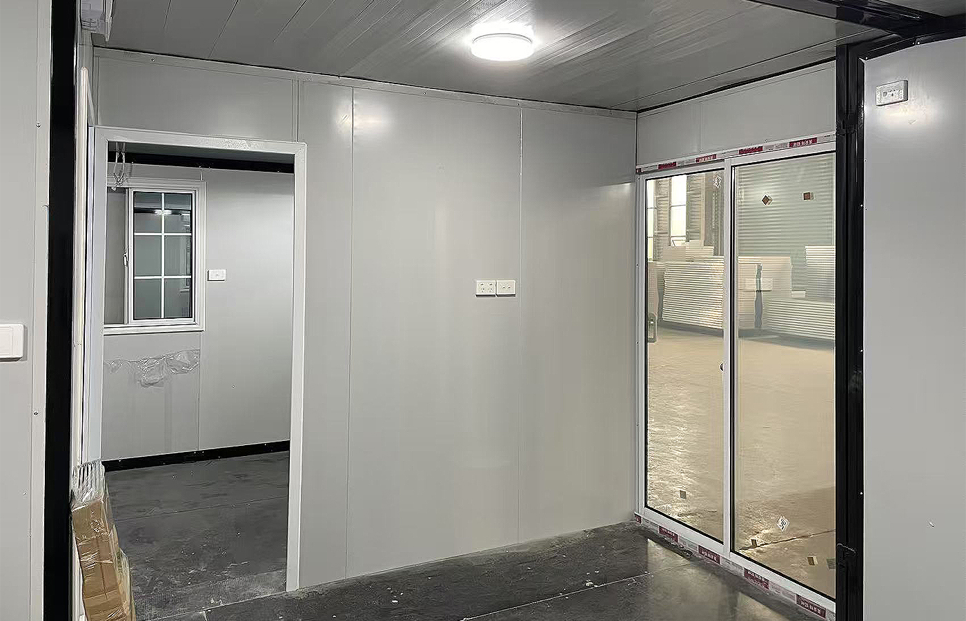 20ft moderne uitbreidbare container op maat gemaakte winkel met kamerhoge ramen 20ft moderne uitbreidbare container op maat gemaakte winkel met kamerhoge ramen